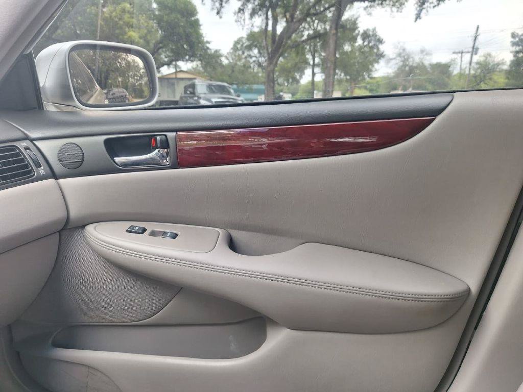 Used 2003 Lexus ES 330 FWD image 20