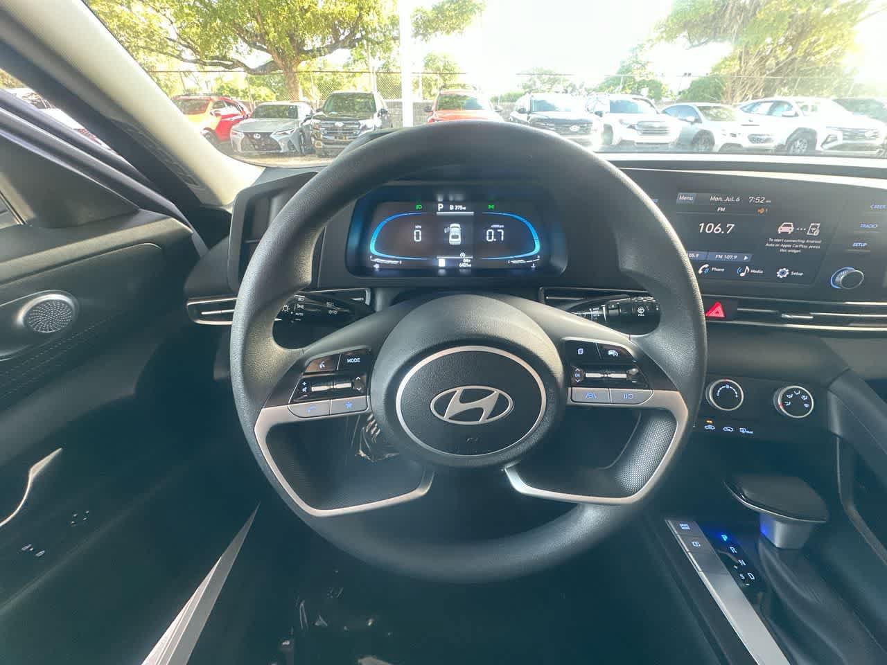 Used 2026 Hyundai Elantra SE FWD image 15