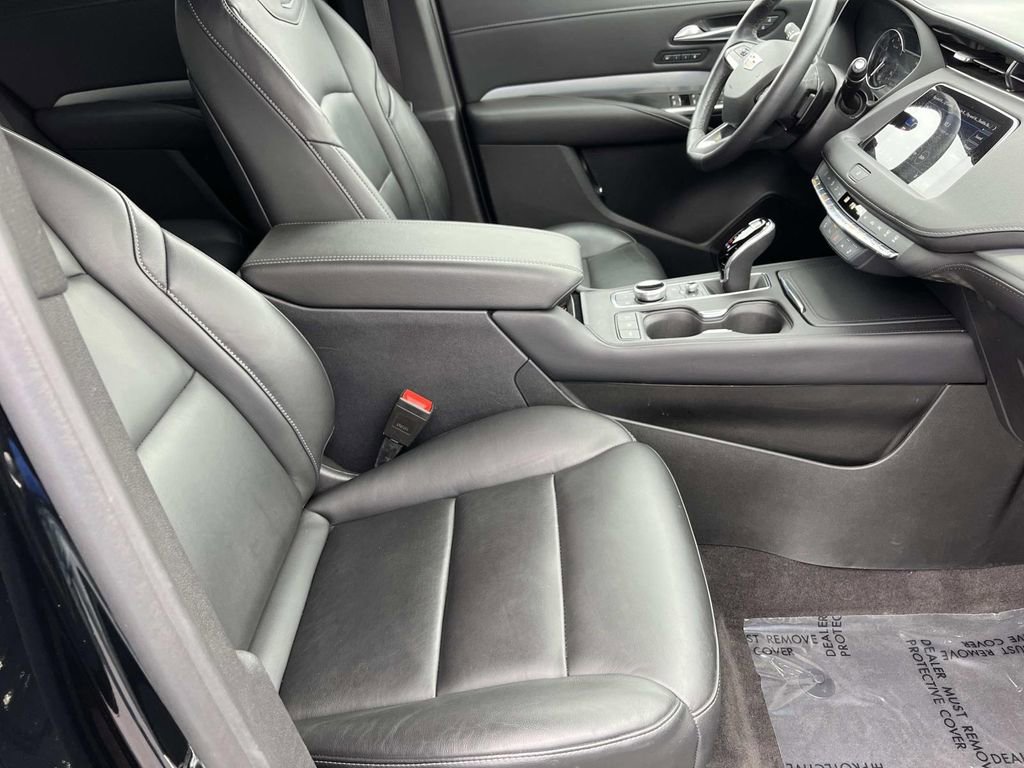 Certified 2023 Cadillac XT4 Premium Luxury w/ Cold Weather Package image 23