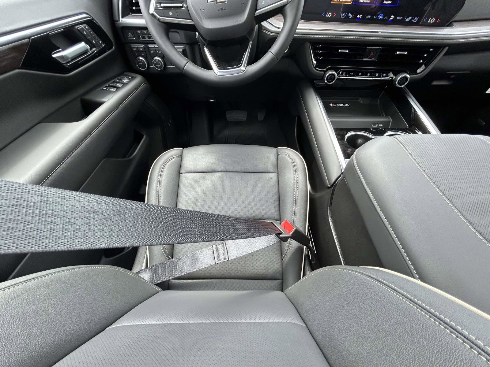 New 2026 Chevrolet Suburban Premier AWD/4WD image 13