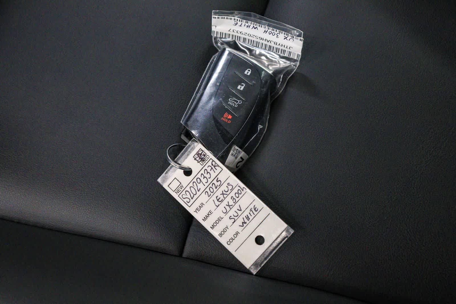 Certified 2025 Lexus UX 300h FWD w/ Accessory Package (Z2) image 22