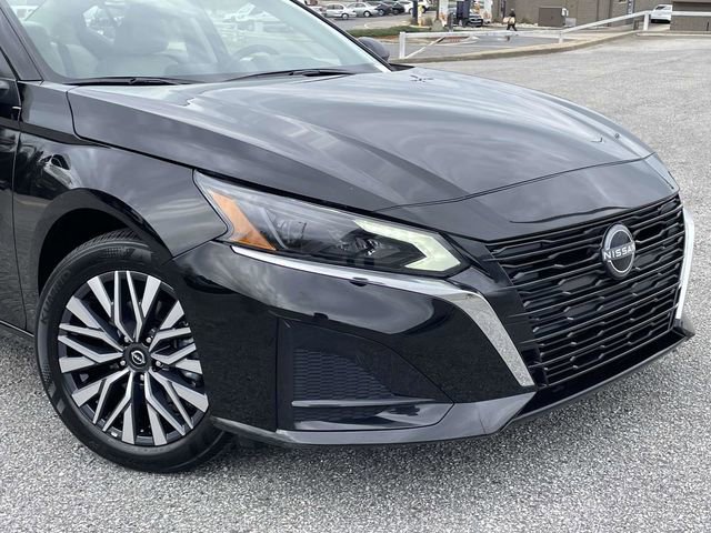 Used 2025 Nissan Altima 2.5 SV FWD image 9