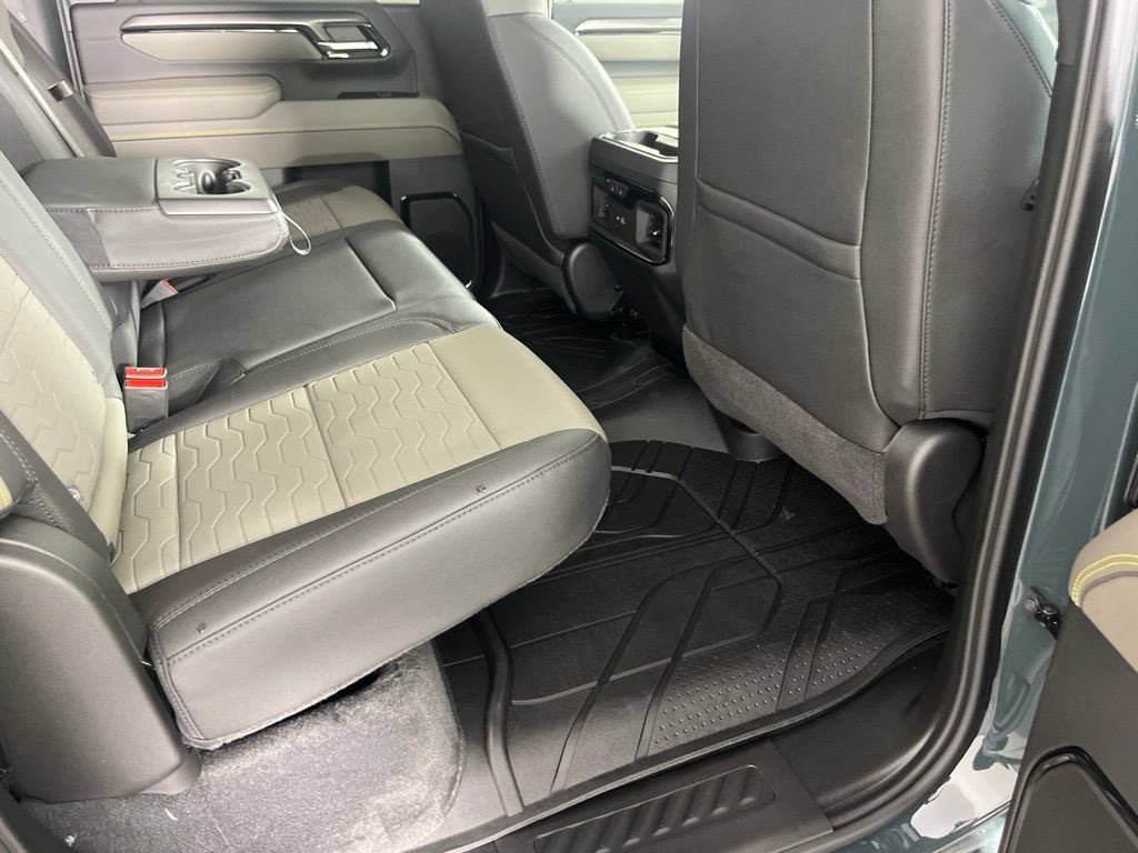 New 2026 Chevrolet Silverado 2500 ZR2 w/ LPO, Dark Essentials Package AWD/4WD image 18