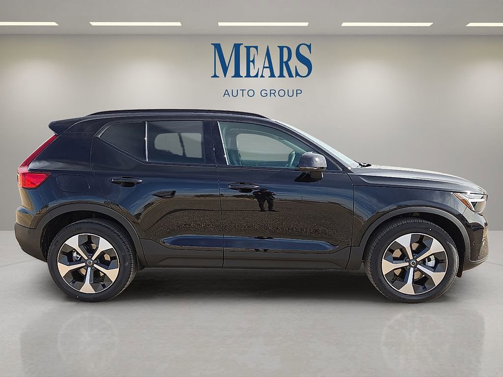 New 2026 Volvo XC40 B4 Plus w/ Protection Package Premier FWD image 6