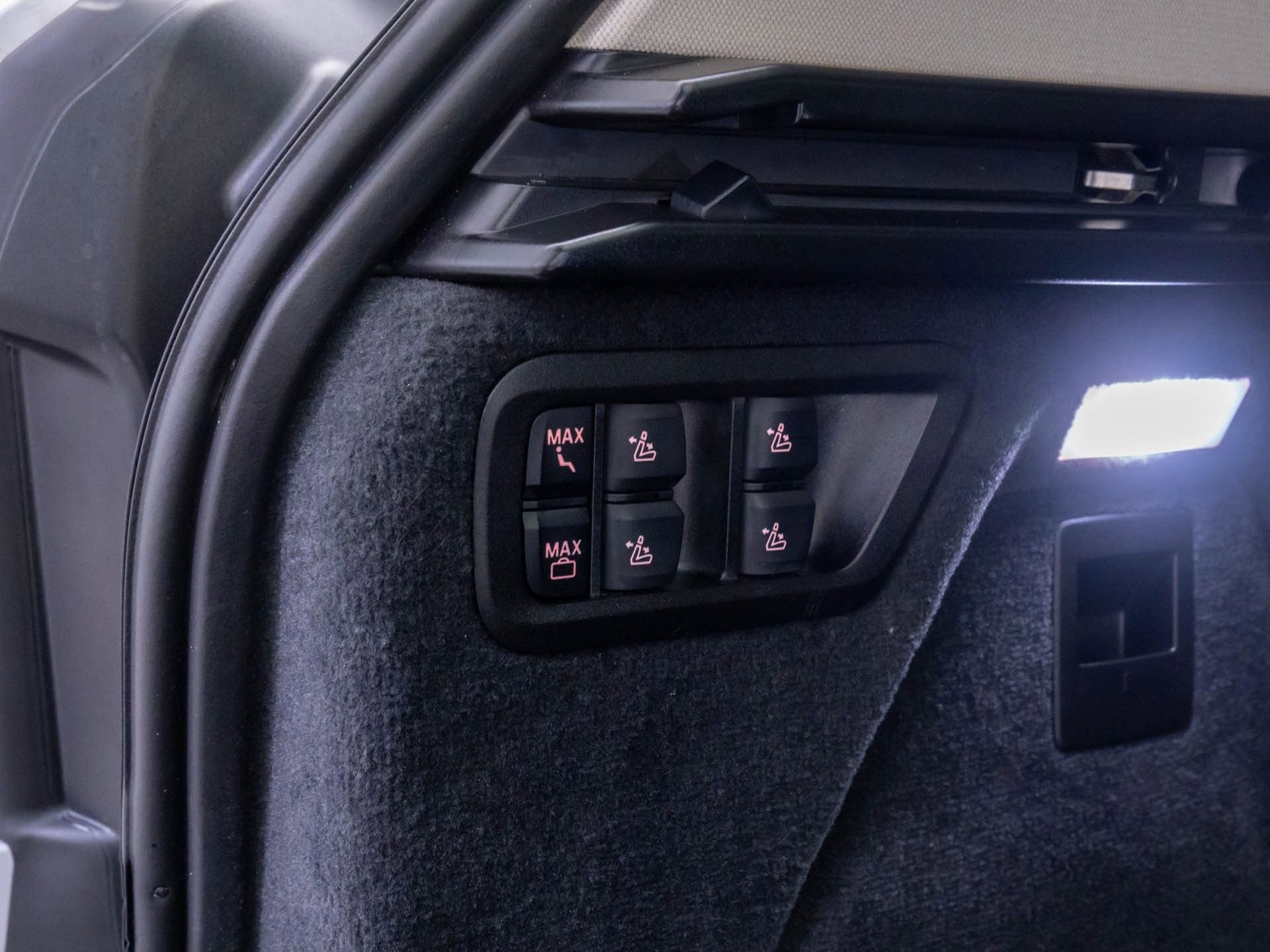 Certified 2025 BMW X7 xDrive40i w/ Executive Package image 35