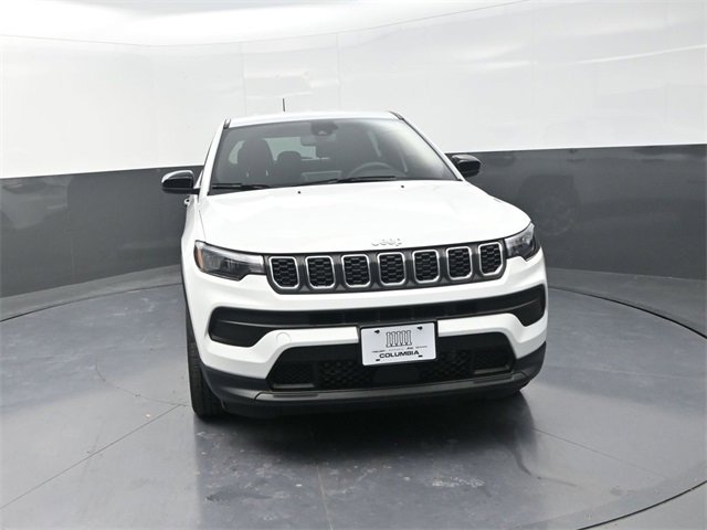 Used 2025 Jeep Compass Sport image 2