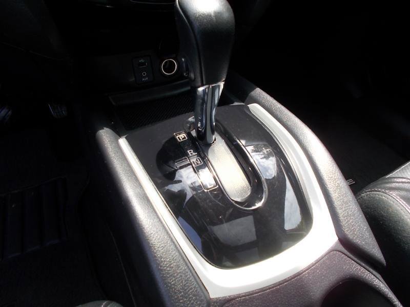 Used 2016 Nissan Rogue SL w/ SL Premium Package image 31