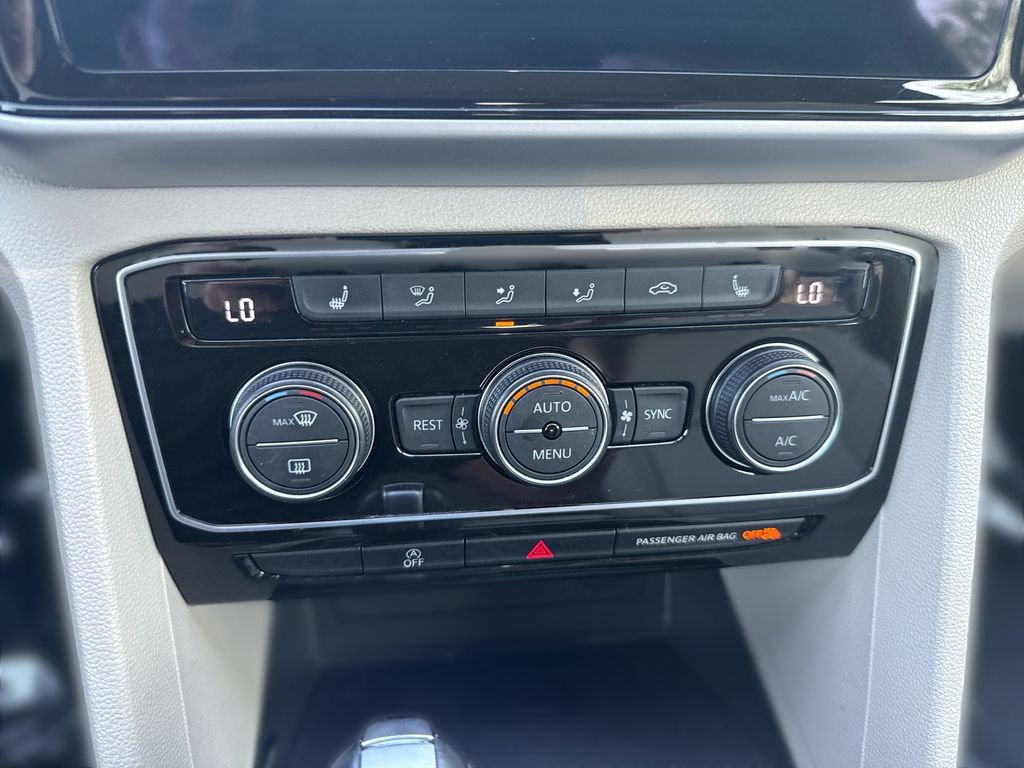 Used 2023 Volkswagen Atlas SE w/ Panoramic Sunroof Package image 17