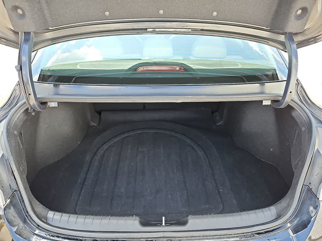 Used 2025 Hyundai Elantra Limited FWD image 32