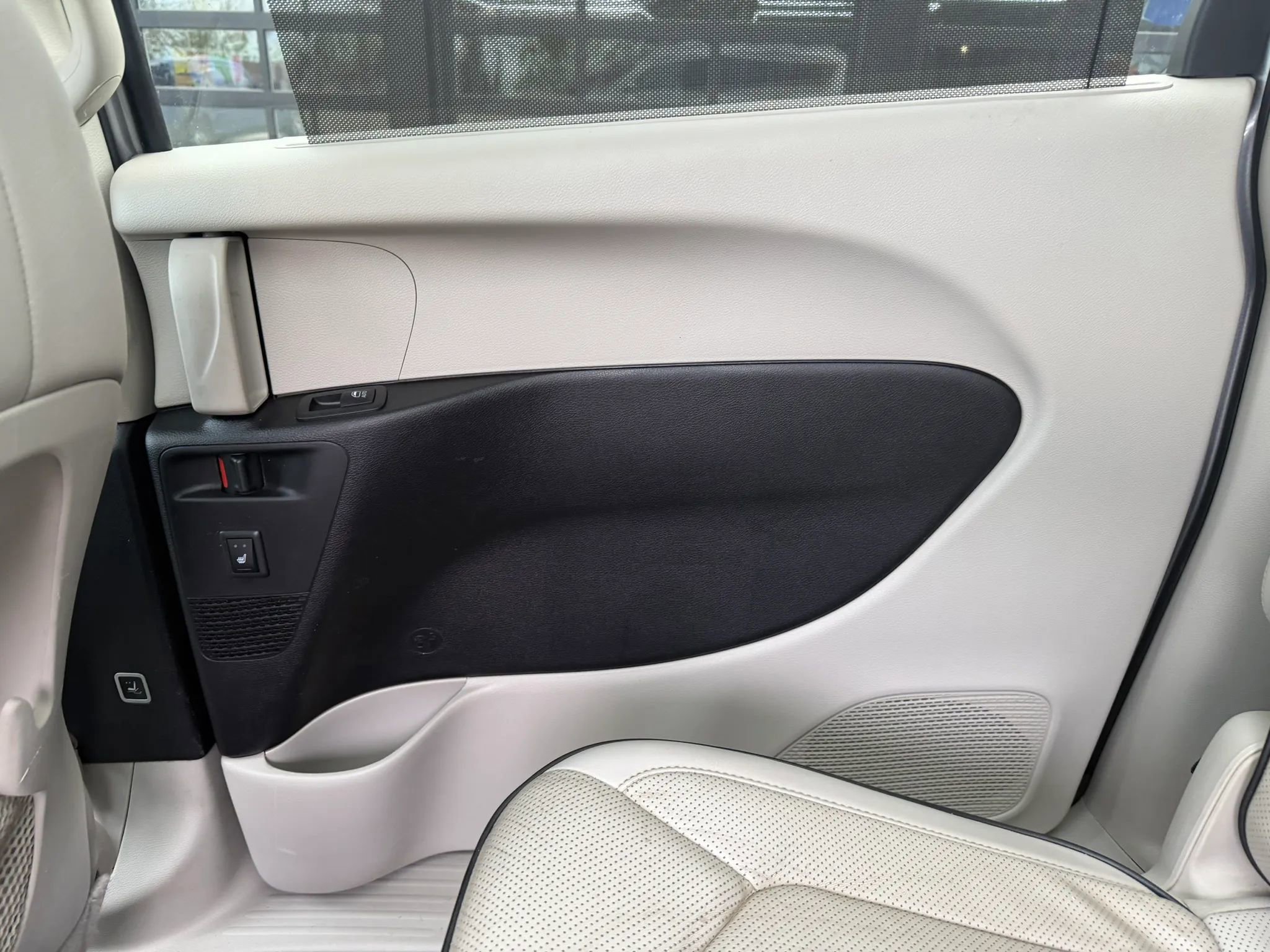 Used 2021 Chrysler Pacifica Limited image 55