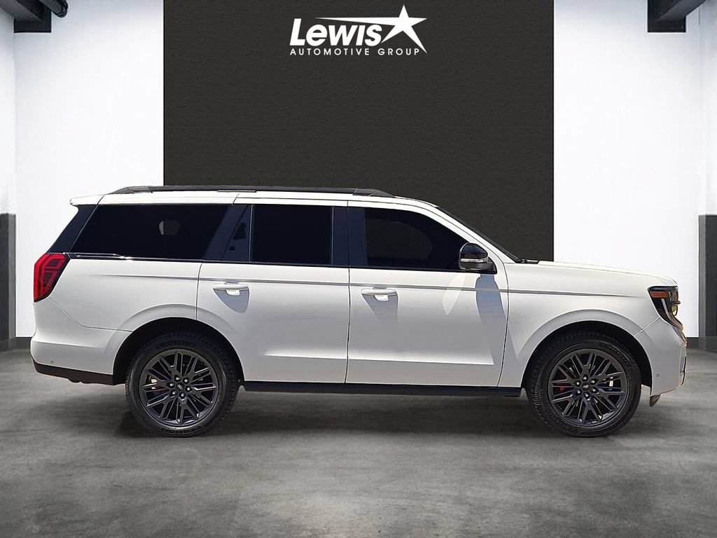 Used 2025 Ford Expedition Platinum w/ Stealth Performance Package AWD/4WD image 5