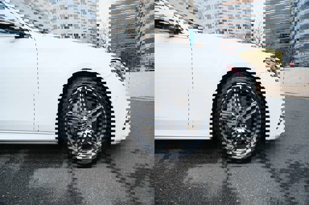 Used 2018 Mercedes-Benz E 300 w/ Premium 3 Package (Q03) image 15