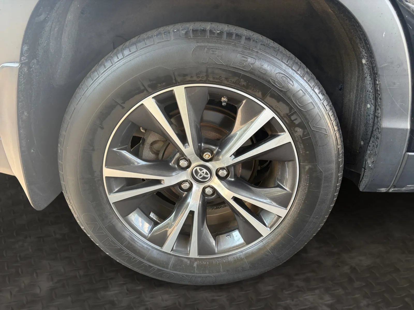 Used 2019 Toyota Highlander Plus w/ Protection Package #3 AWD/4WD image 38