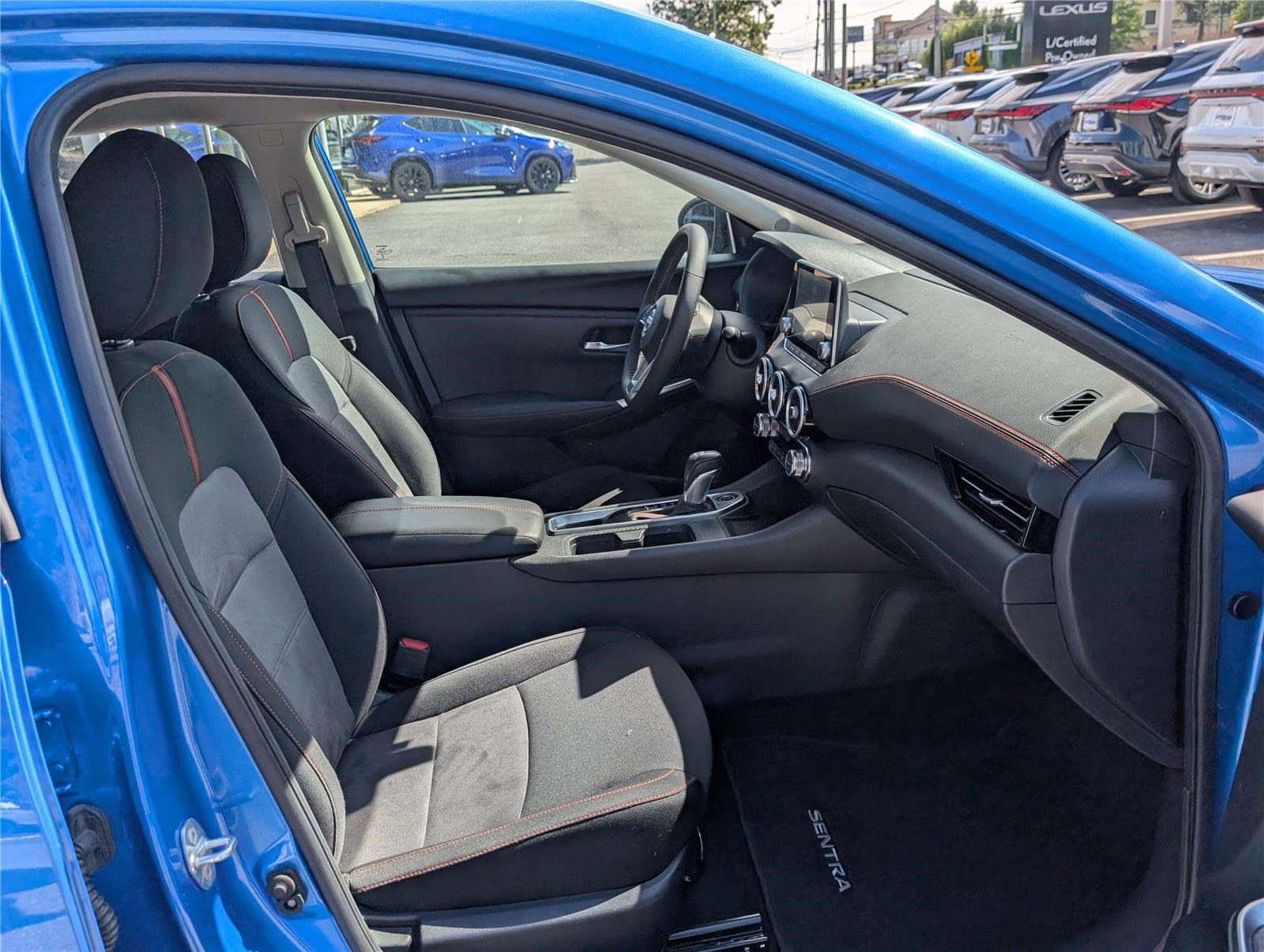 Used 2025 Nissan Sentra SR FWD image 11