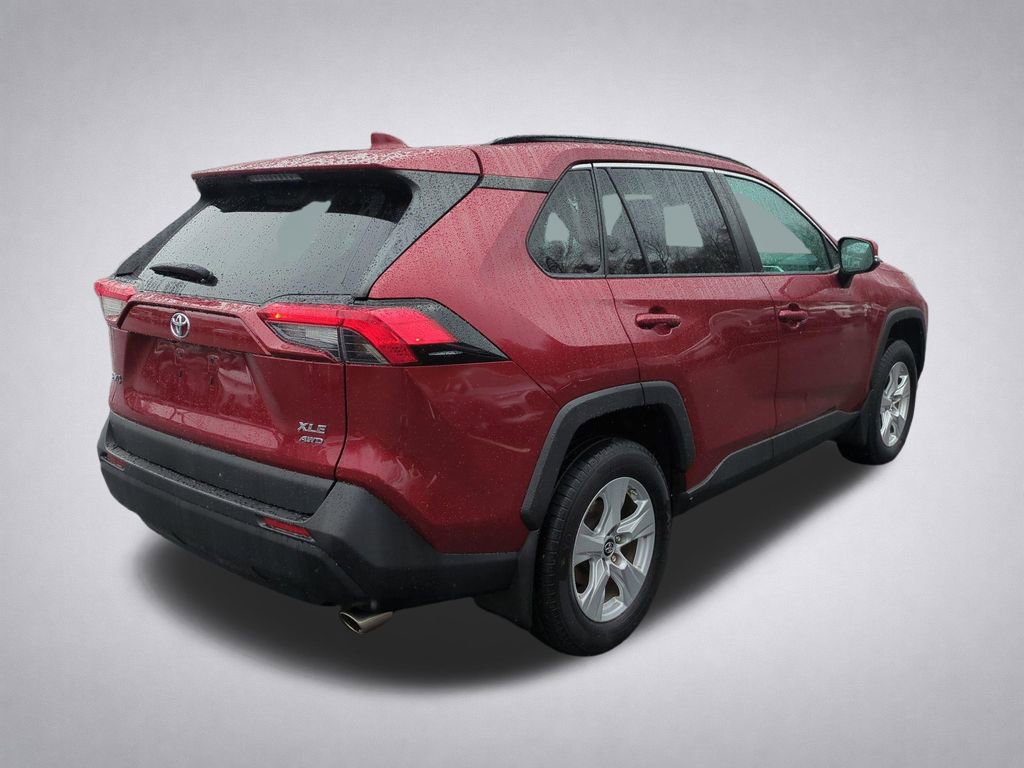 Used 2019 Toyota RAV4 XLE w/ All Weather Liner Package AWD/4WD image 4