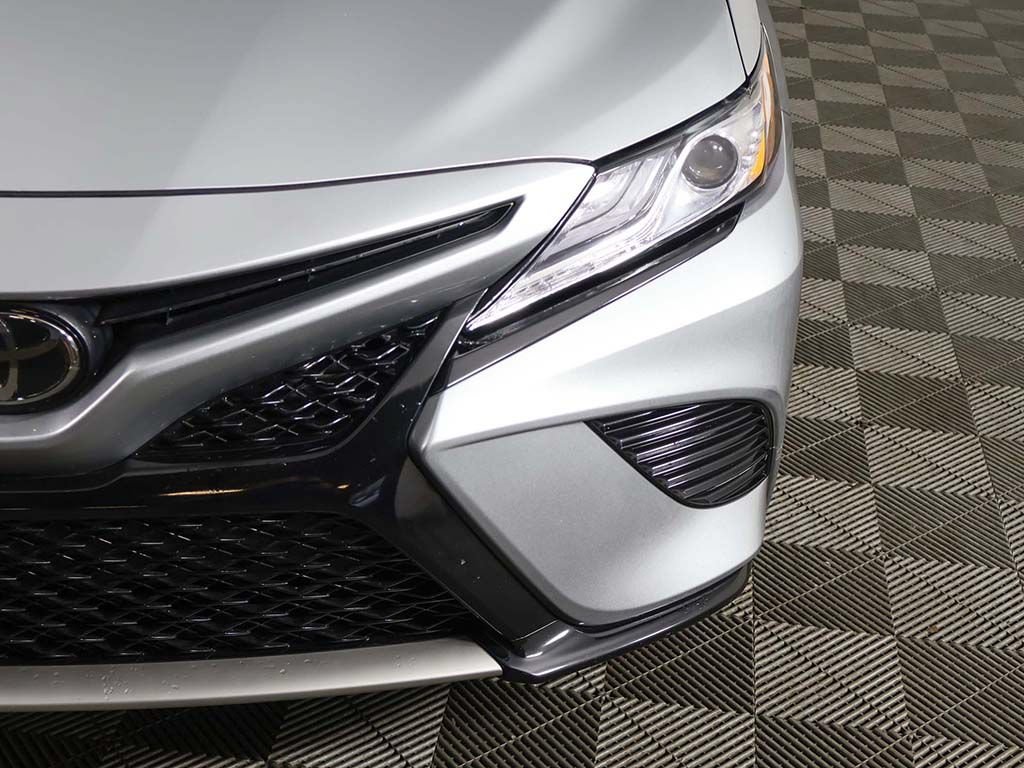 Used 2020 Toyota Camry XSE FWD image 14