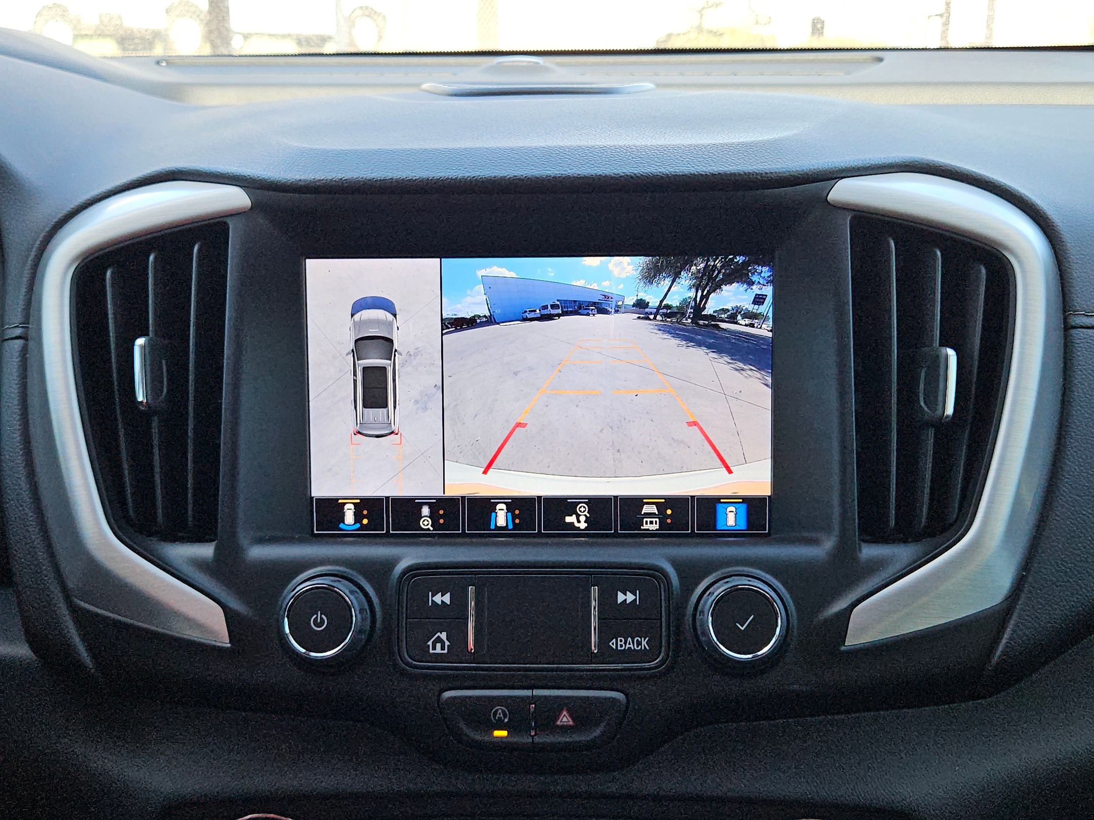 Certified 2022 GMC Terrain SLT w/ Infotainment Package II image 18