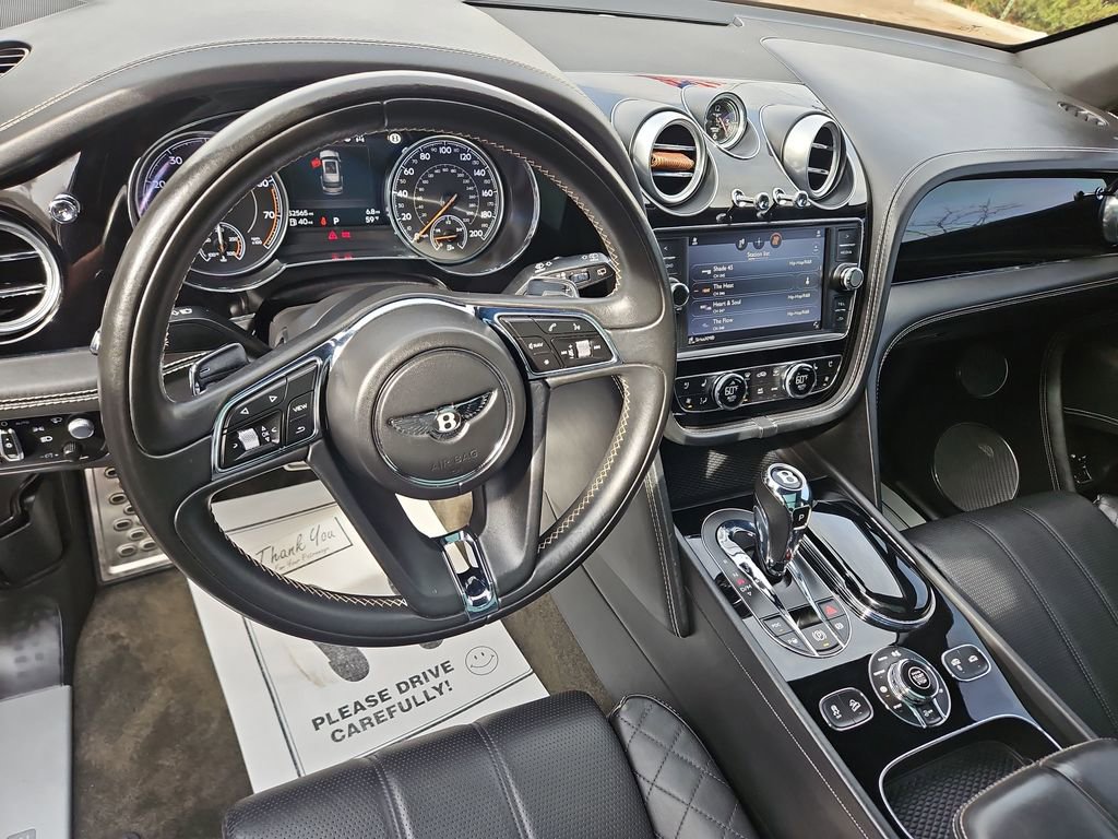 Used 2017 Bentley Bentayga image 12