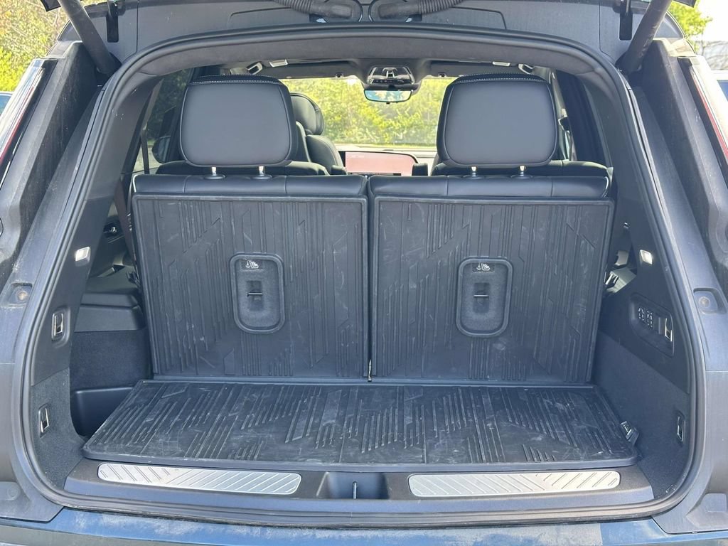 Certified 2026 Cadillac Vistiq Platinum w/ LPO, Floor Liner Package AWD/4WD image 25