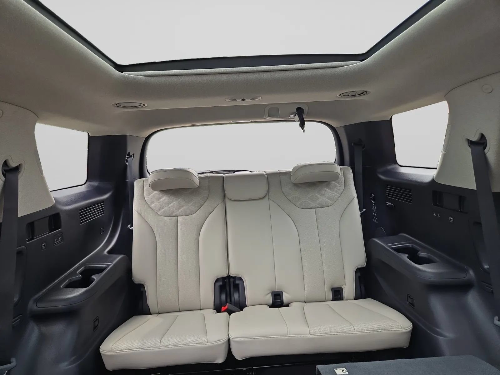 Used 2021 Hyundai Palisade Limited w/ Cargo Package AWD/4WD image 31