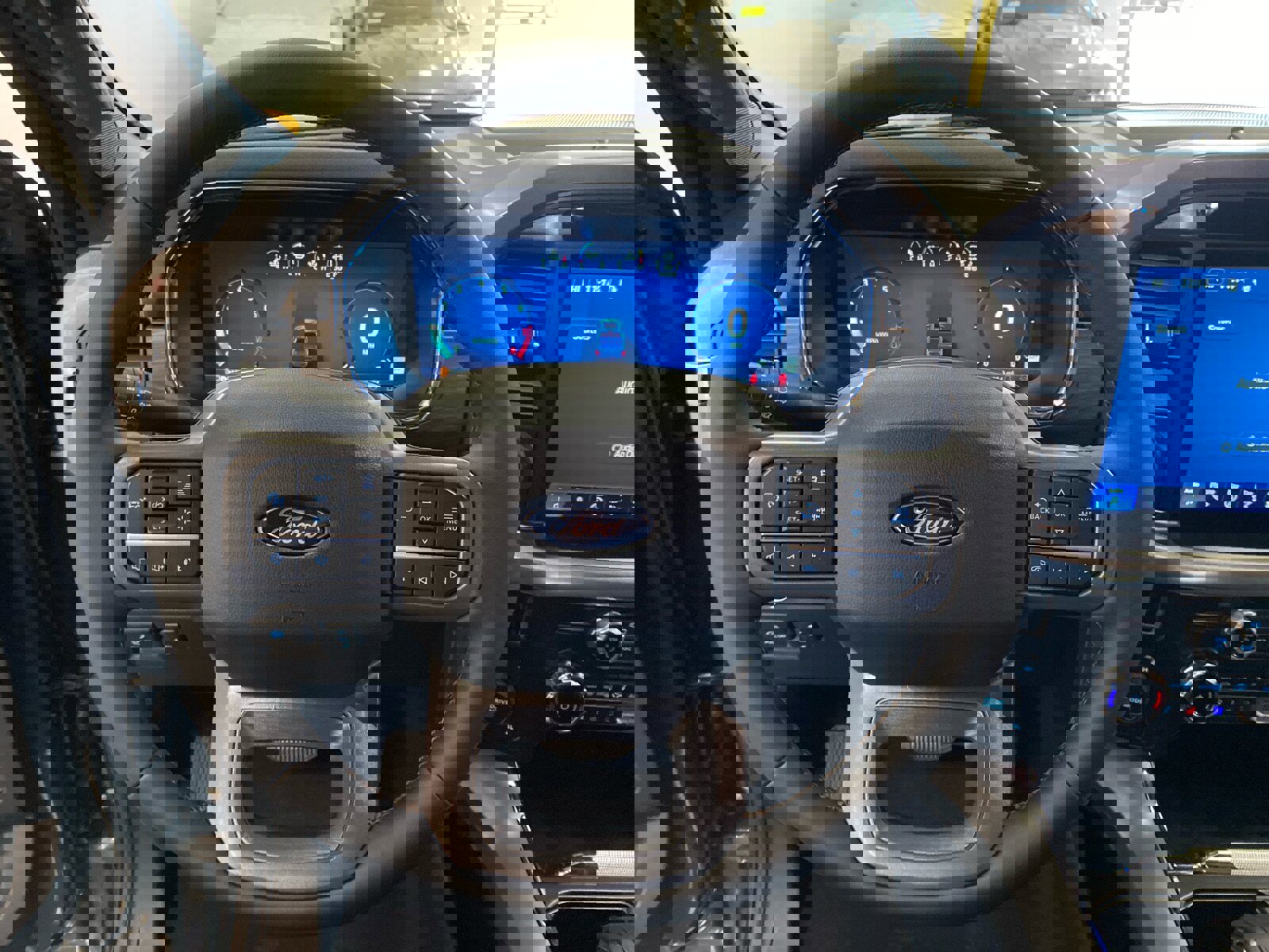 New 2026 Ford F150 Lariat w/ Equipment Group 501A Mid image 24