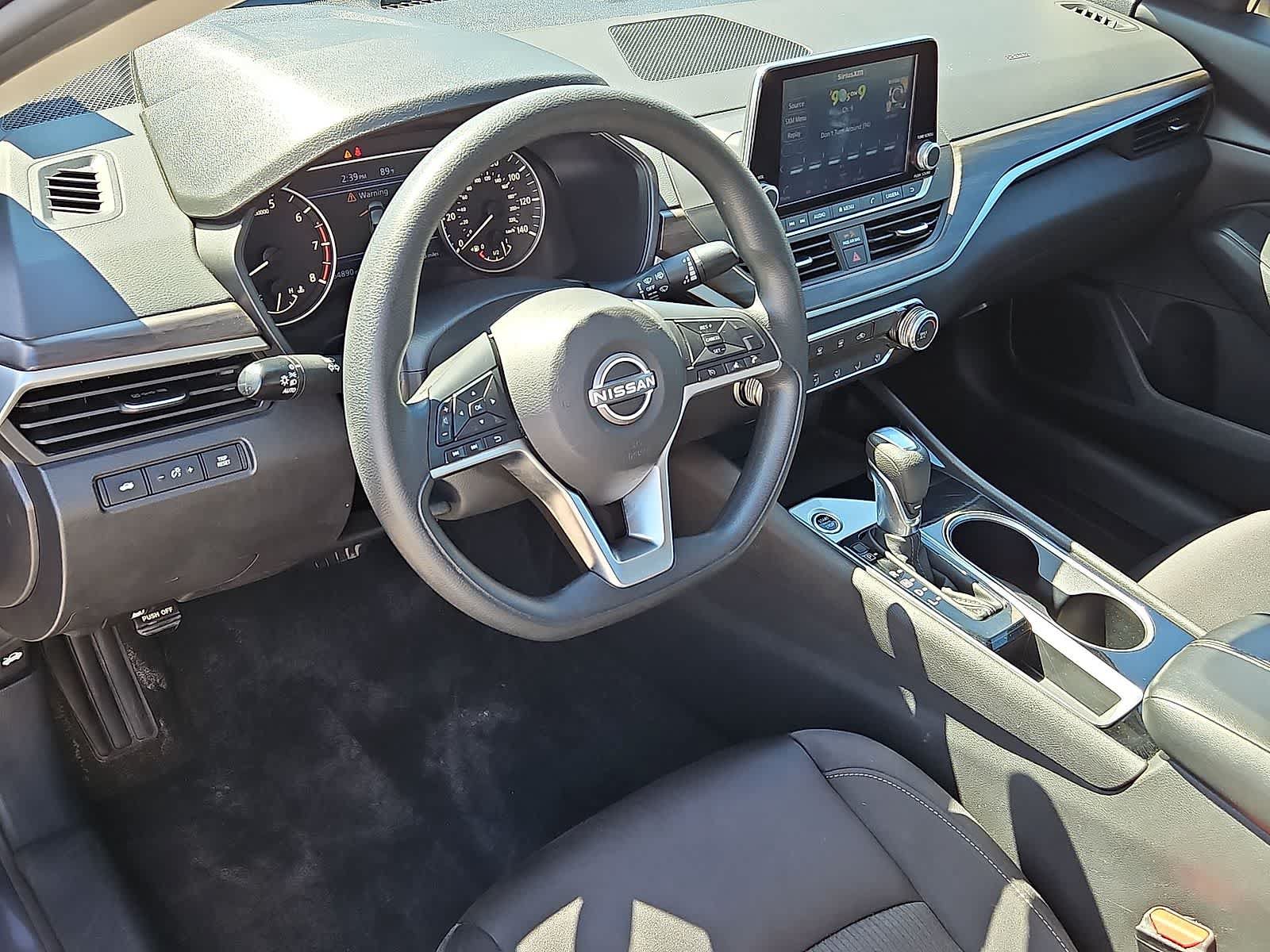 Used 2024 Nissan Altima 2.5 SV FWD image 16