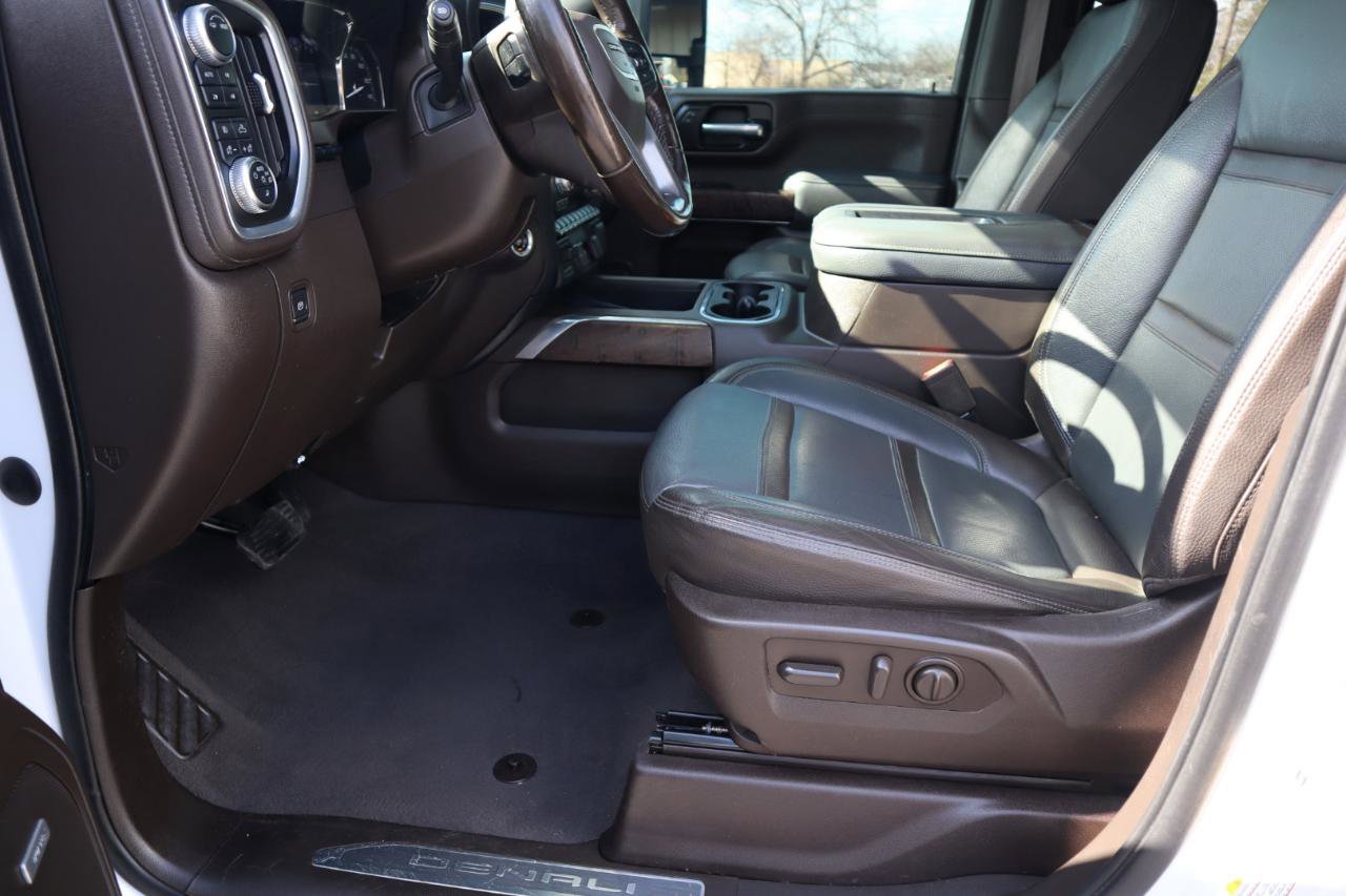Used 2021 GMC Sierra 3500 Denali w/ Denali Ultimate Package image 13