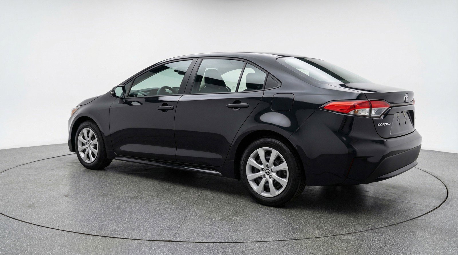 Used 2025 Toyota Corolla LE image 6