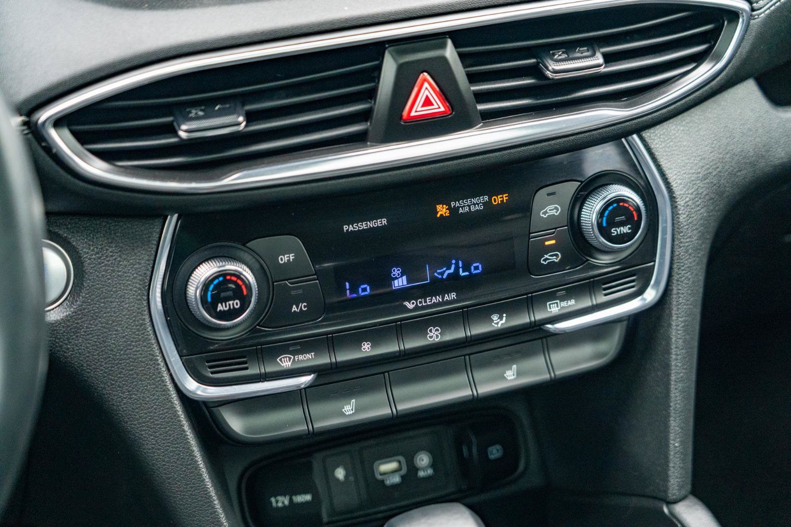 Used 2020 Hyundai Santa Fe SEL w/ Convenience + Premium Package AWD/4WD image 26
