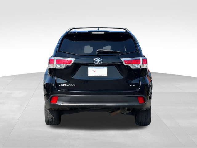 Used 2014 Toyota Highlander XLE FWD image 4