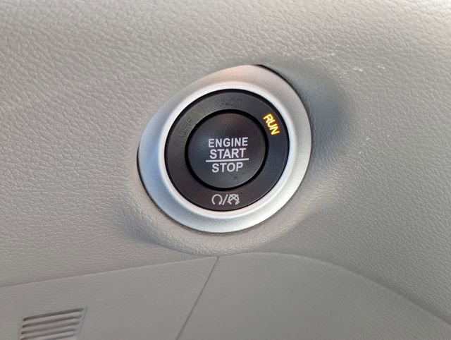 Used 2023 Chrysler Voyager LX FWD image 15