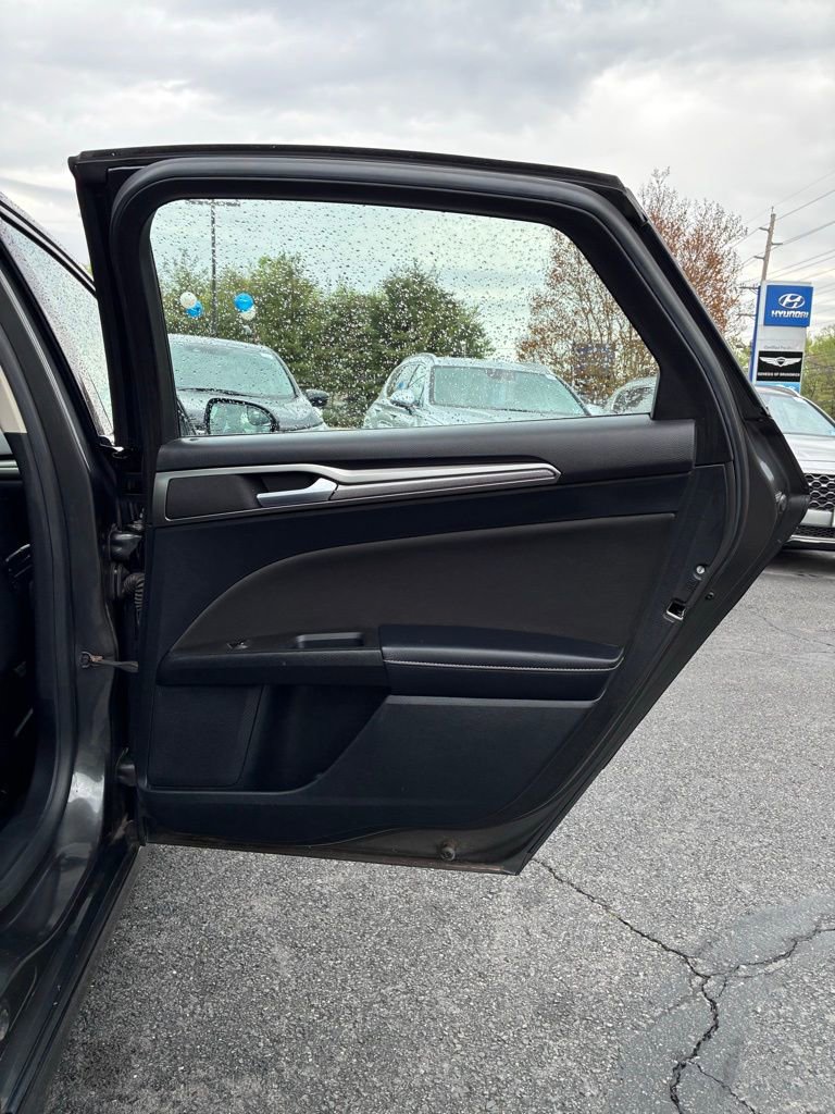 Used 2018 Ford Fusion SE w/ Fusion SE Technology Package FWD image 45