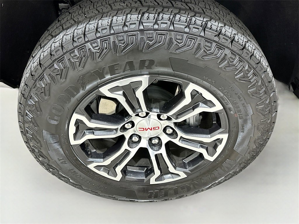 Used 2025 GMC Canyon AT4 image 32