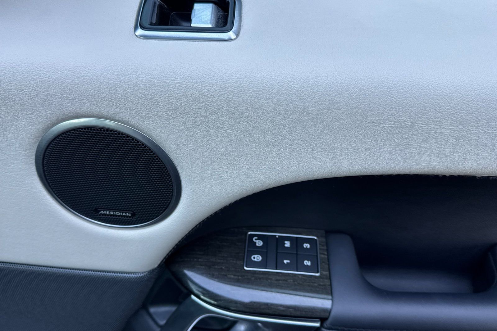 Used 2019 Land Rover Range Rover Sport HSE AWD/4WD image 19