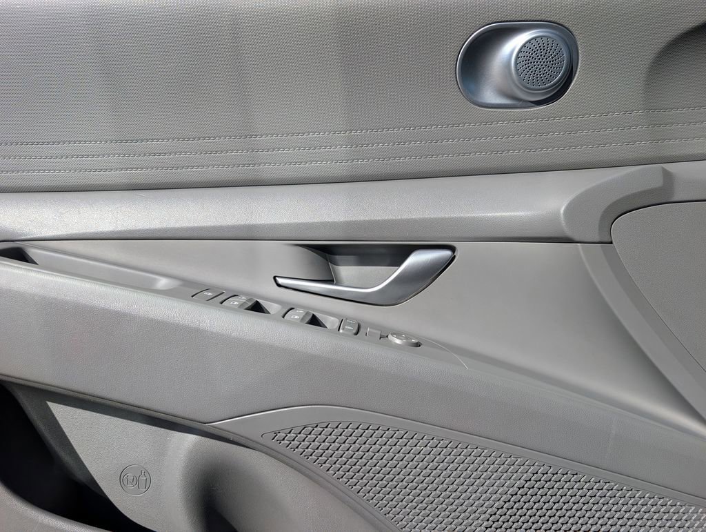 Used 2024 Hyundai Elantra SEL image 10