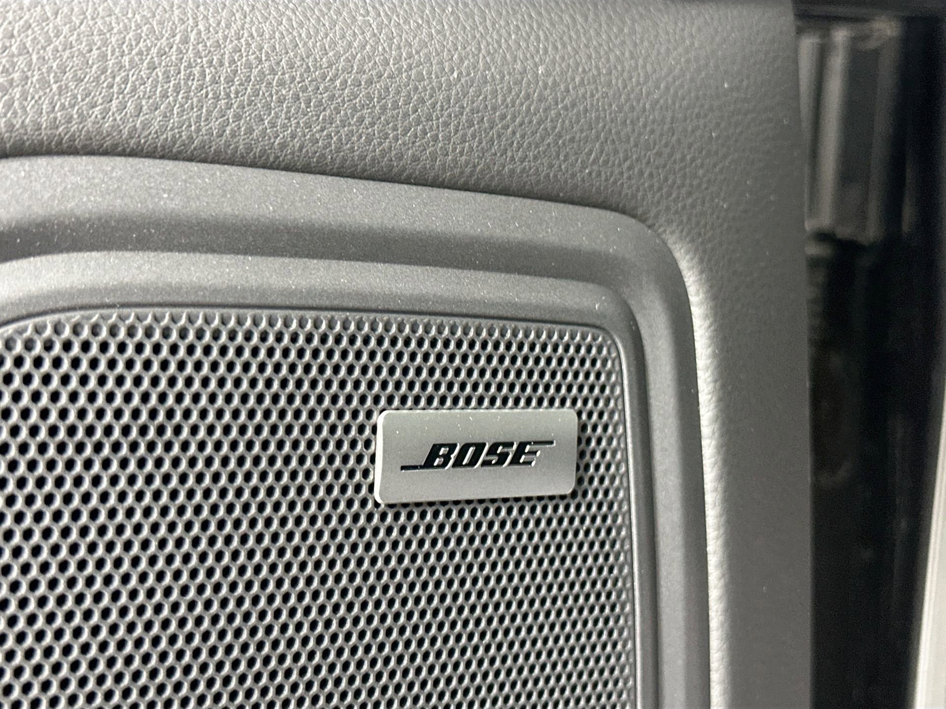 Certified 2025 Porsche Macan image 32