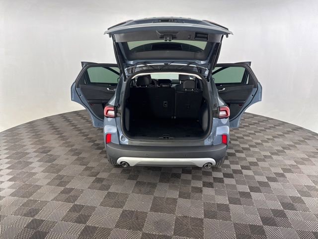 Used 2025 Ford Escape SE w/ PHEV Premium Package FWD image 17