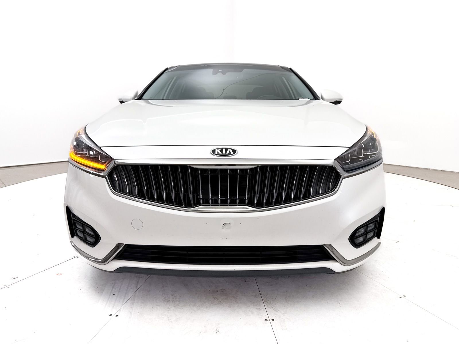 Used 2017 Kia Cadenza Technology FWD image 14