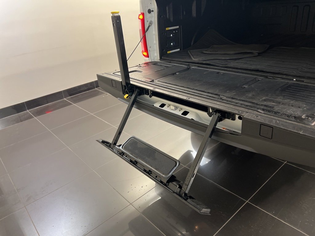 Used 2022 Ford F150 Platinum w/ Equipment Group 701A High image 40