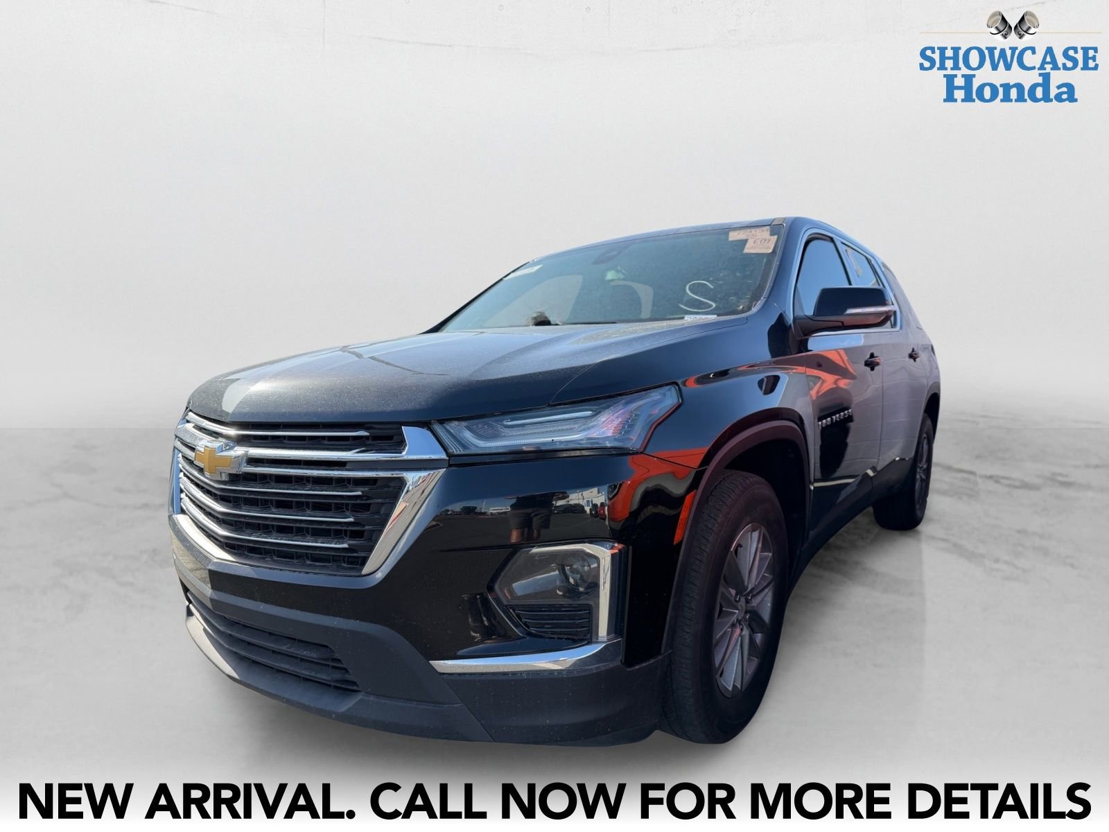 Used 2022 Chevrolet Traverse LT FWD image 2