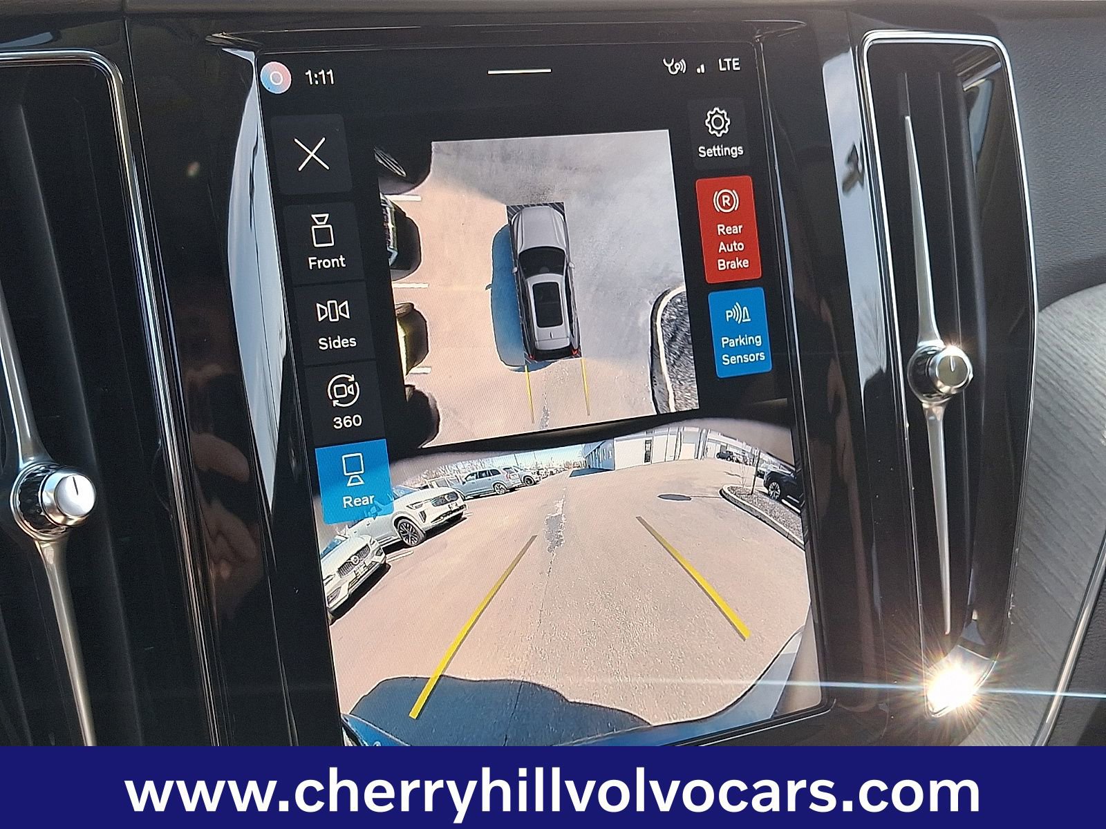 Certified 2025 Volvo XC60 B5 Plus image 19