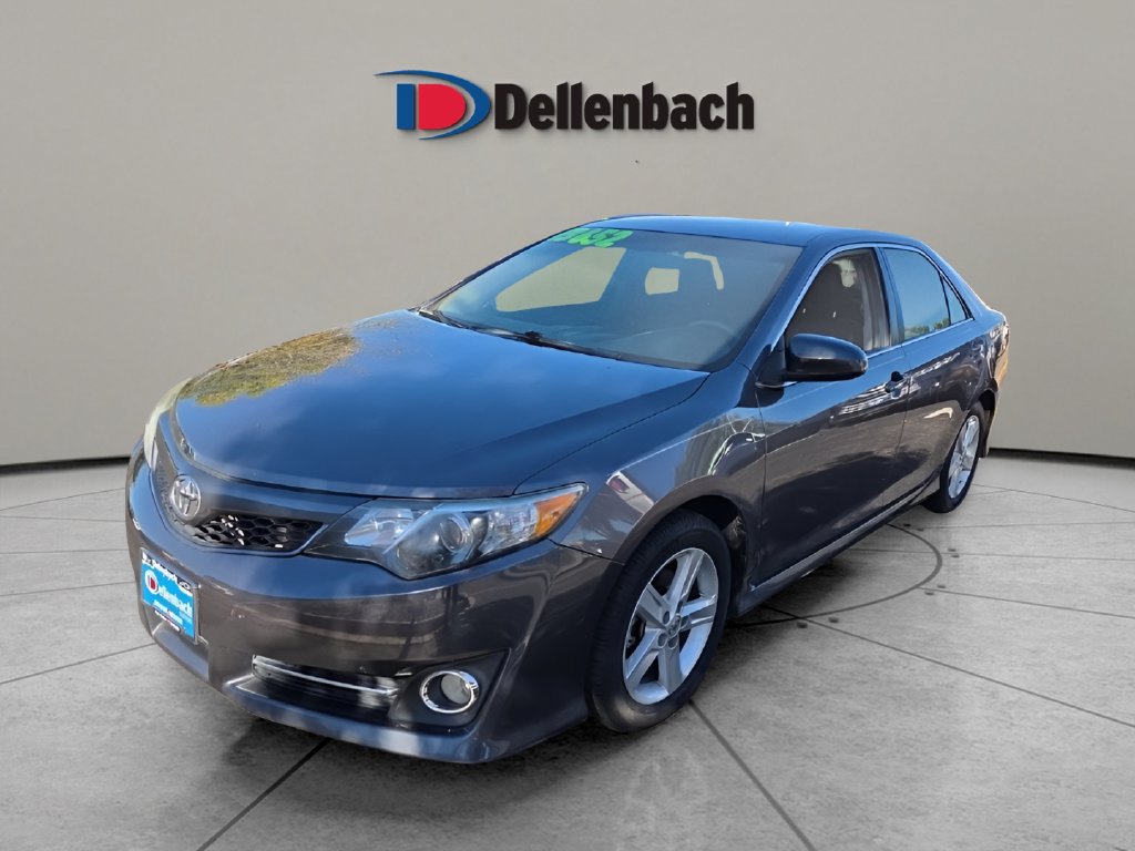 Used 2014 Toyota Camry SE FWD image 1