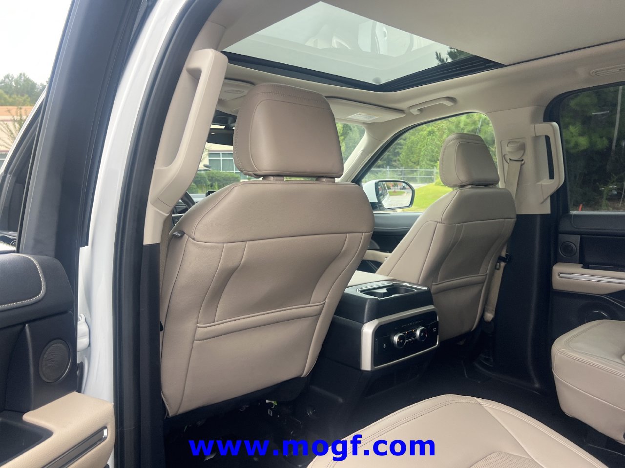 Used 2024 Ford Expedition Limited RWD image 22