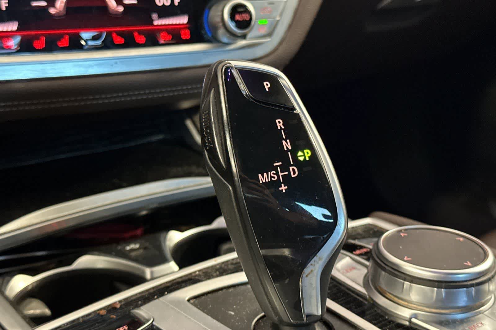 Used 2022 BMW 740i w/ M Sport Package RWD image 23