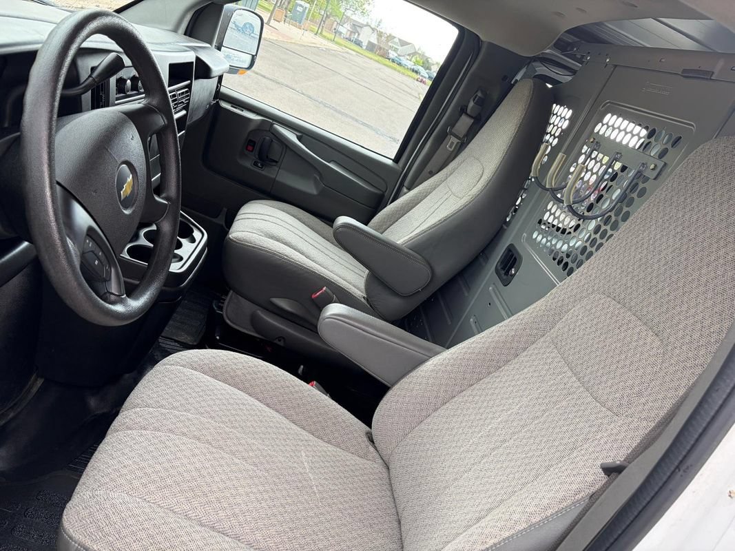 Used 2012 Chevrolet Express 1500 AWD image 16