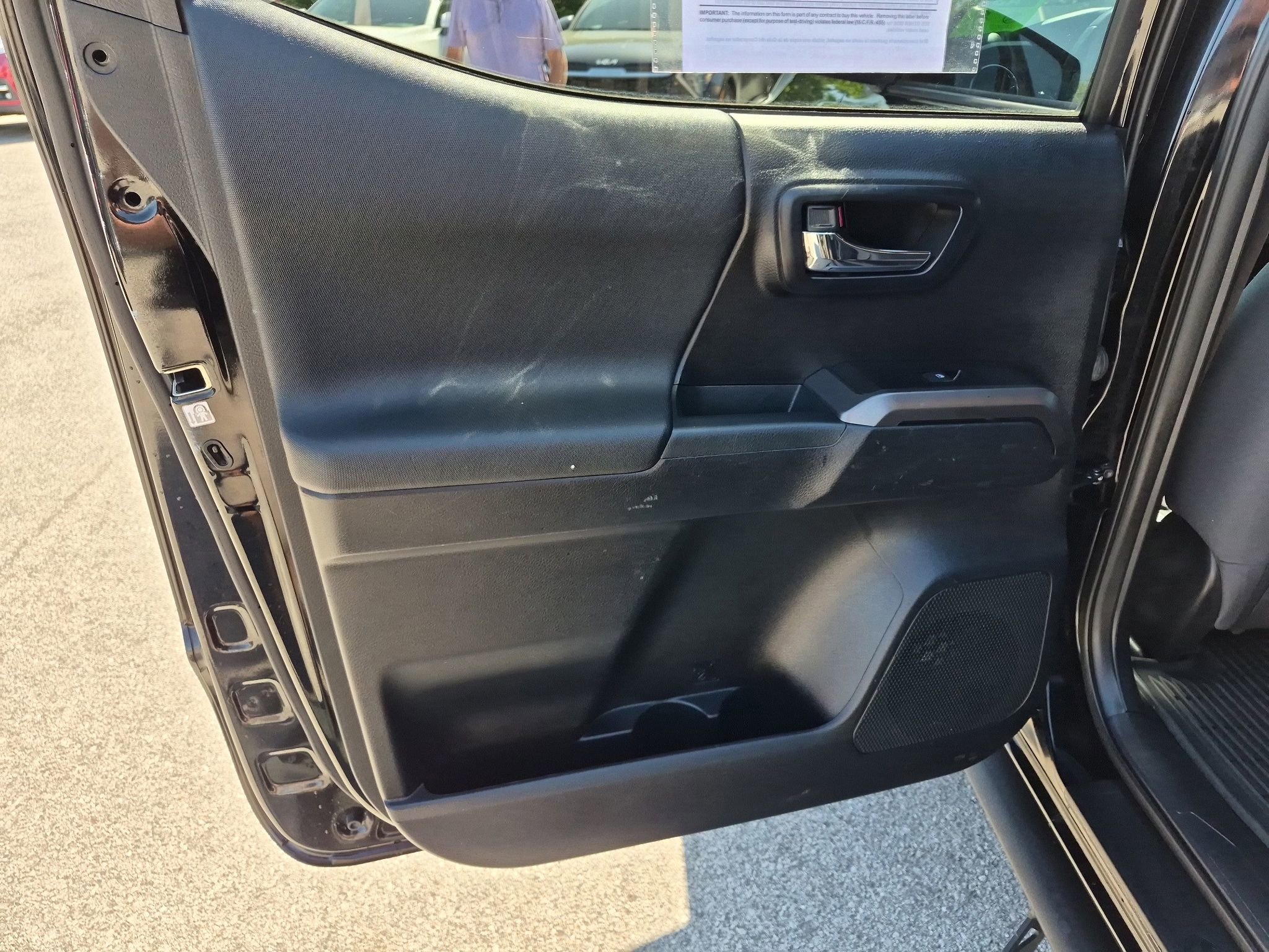 Used 2016 Toyota Tacoma TRD Sport AWD/4WD image 25
