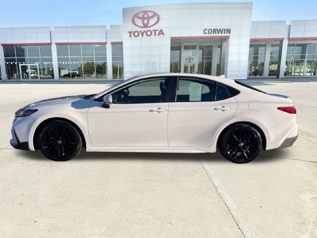 Used 2026 Toyota Camry SE FWD image 2