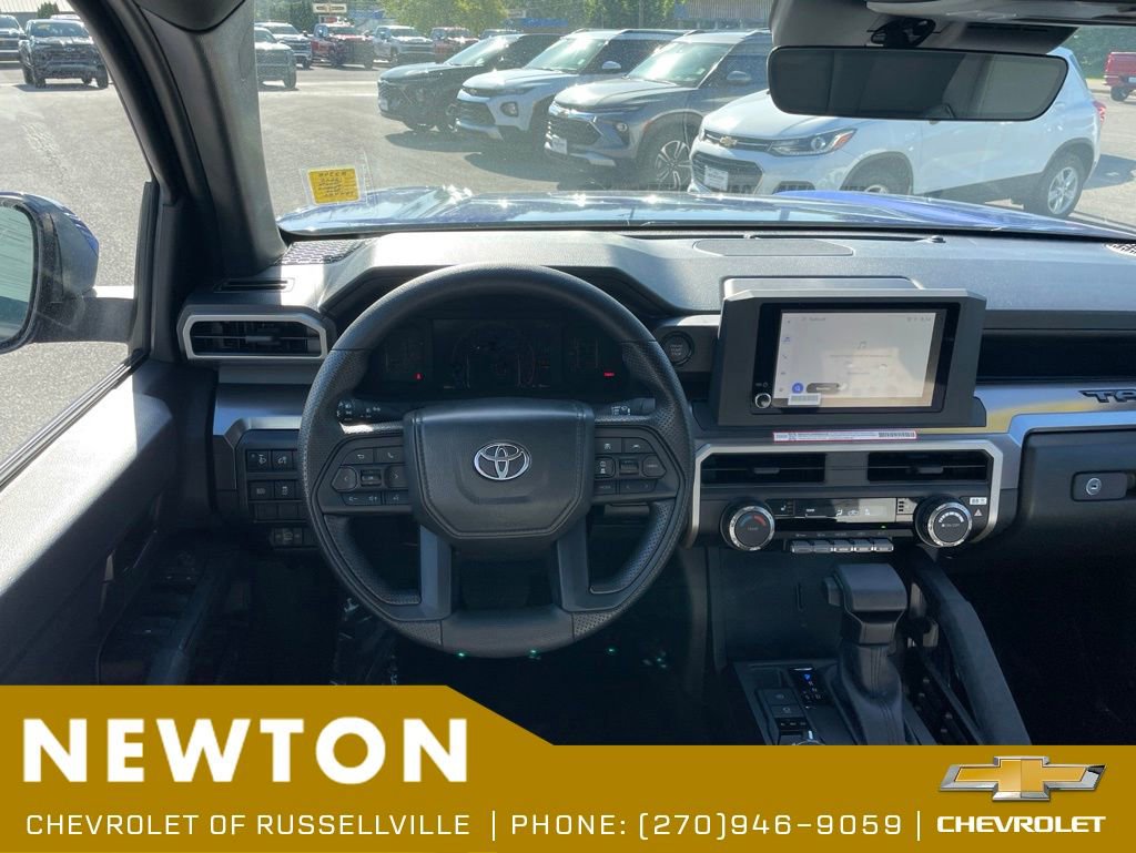 Used 2025 Toyota Tacoma SR5 AWD/4WD image 17