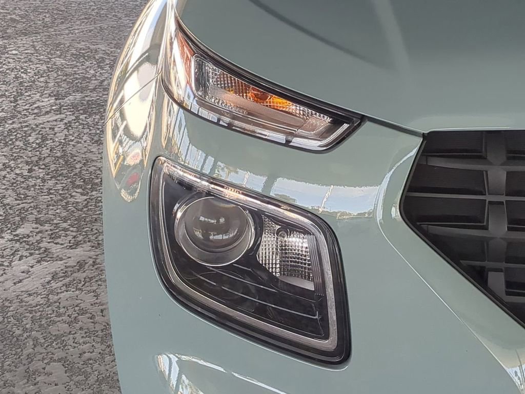 Used 2025 Hyundai Venue SE image 10