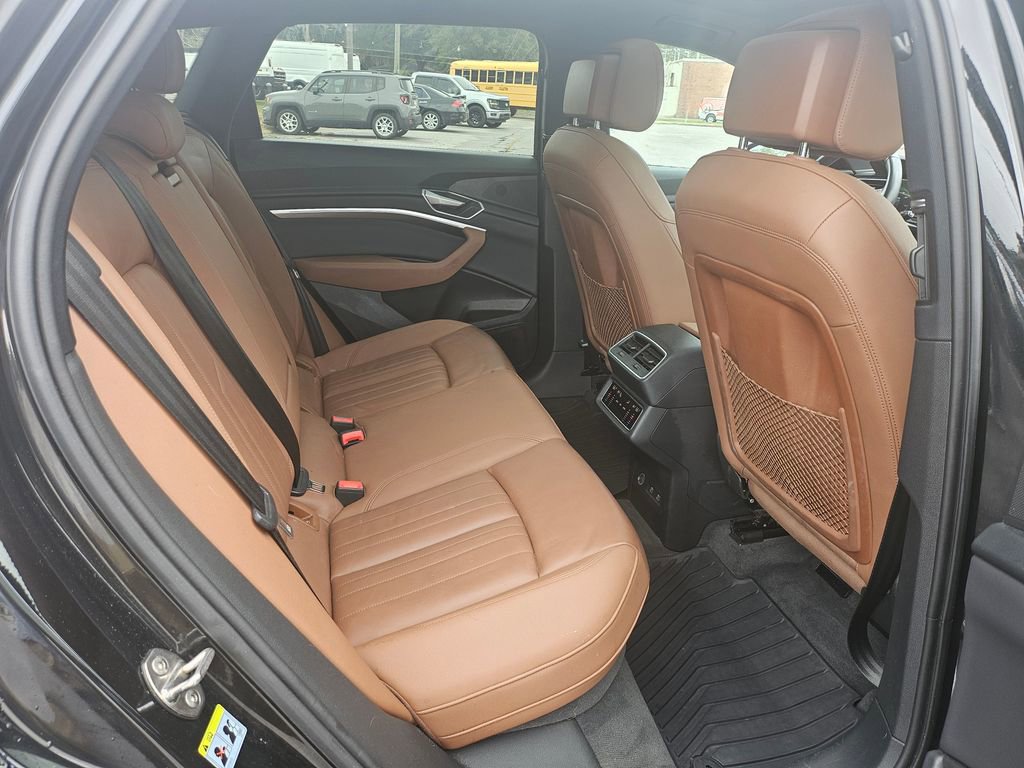 Used 2021 Audi e-tron Premium image 31